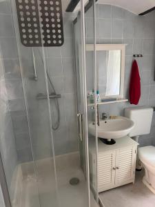 Ένα μπάνιο στο Ferienwohnung Rothentor2 +6 φωτογραφίες