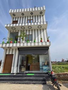 Bangunan di mana terletaknya hotel