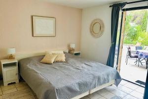 Katil atau katil-katil dalam bilik di Bright house close to the calanque +15 gambar