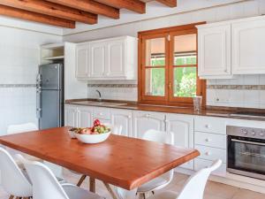 Köök või kööginurk majutusasutuses Villa Can Banzer by Interhome +32 fotot