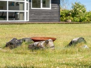 En have udenfor Holiday Home Vaula - 800m from the sea by Interhome