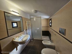 Ένα μπάνιο στο Civico24rooms