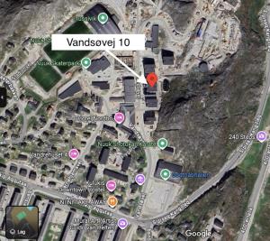 a map of vancouver with a red circle at Central lejlighed i Nuuk in Nuuk