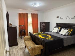 Gallery image of King and Queen in Staten Island