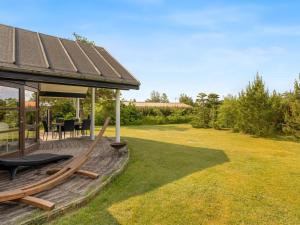 Κήπος έξω από το Holiday Home Gitte - from the sea by Interhome