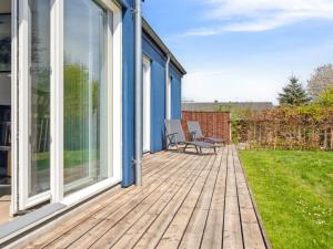 Taman di luar Holiday Home Snari - 700m from the sea by Interhome