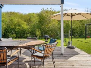 Taman di luar Holiday Home Snari - 700m from the sea by Interhome +19 gambar