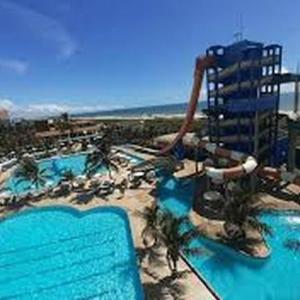 Hồ bơi trong/gần Casa Praia Guriri