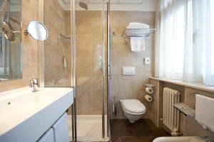 Koupelna v ubytování Ibis Styles Parma Toscanini
