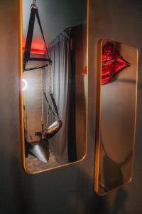 Ένα μπάνιο στο Proche de Rennes, La luxueuse Suite Joséphine, jacuzzi privatif et bien être