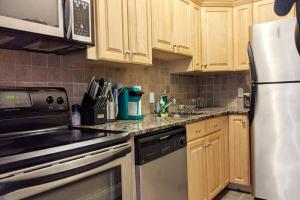 Kuchyň nebo kuchyňský kout v ubytování Old City Apt Near Independent Hall and Liberty Bell + 11 fotografií