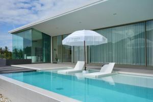 Bazén v ubytování Pinepilla Poolvilla Huahin nebo v jeho okolí