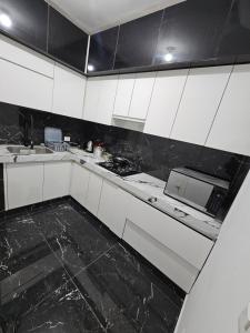 Nhà bếp/bếp nhỏ tại Departamento 3 habitaciones 155M2 +57 ảnh