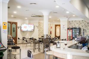 Μια τηλεόραση ή/και κέντρο ψυχαγωγίας στο Hostal Carmen