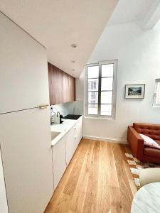 Dapur atau dapur kecil di Duplex moderne port de Nice