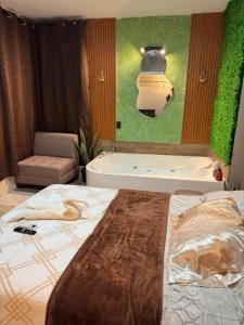 Postel nebo postele na pokoji v ubytování Nuevo y Renovado apartamento con jacuzzi + 3 fotografie