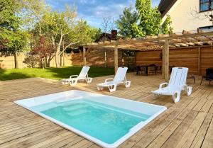 Πισίνα στο ή κοντά στο Dom wakacyjny Zwierzyniec