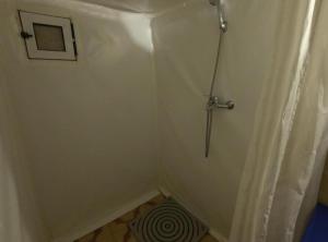 Un baño de luxury camp