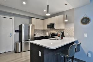 Η κουζίνα ή μικρή κουζίνα στο Home Away from Home Near Downtown
