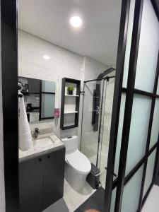 Bilik mandi di Apartamento en la calle 93b