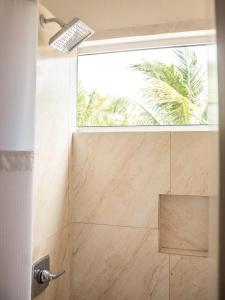 Ένα μπάνιο στο The Sea Front Inn +63 φωτογραφίες