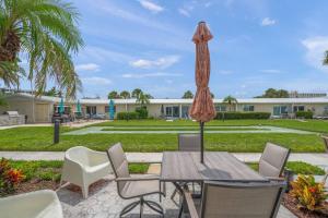 Κήπος έξω από το Jamaica Royale Beach Get-A-Way