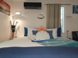 Fotografie z fotogalerie ubytování Private Guest House 2 bedrooms & 2 baths near Grace Bay Beach & Long Bay Beach. v destinaci Providenciales + 79 fotografií