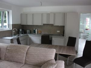 Η κουζίνα ή μικρή κουζίνα στο Holiday apartment with 2 bedrooms