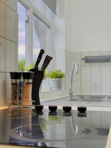 Η κουζίνα ή μικρή κουζίνα στο Family home, Convenient to Local Pubs, Takeaways +37 φωτογραφίες