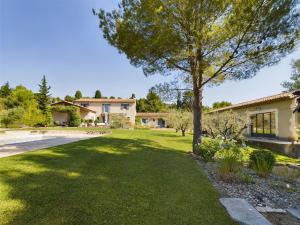 Zahrada ubytování Charmant Mas Provençal avec Piscine aux Alpilles - FR-1-599-122