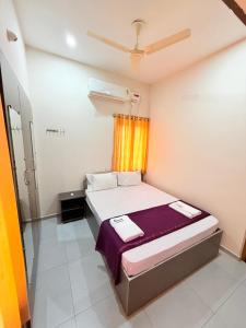 Katil atau katil-katil dalam bilik di Royal service Apartment Annexe 2 +10 gambar