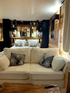 Galeriebild der Unterkunft Suite Balneo Les Boutons d'or Font Romeu in Font-Romeu