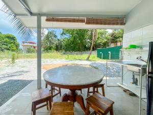 Gallery image of 2 Mins from Beach Bliss Cabin Langkawi 2PAX in Pulau Tepur +7 photos