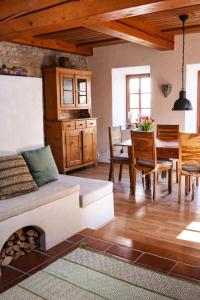 Et opholdsområde på Stilvolle Landhausidylle mit Garten & Sauna