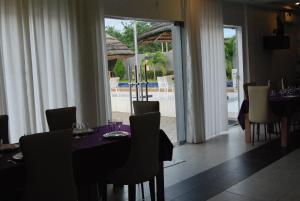 Restaurace v ubytování Hôtel SAPY