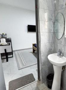 Koupelna v ubytování Dutus ApartHotel Entebbe + 70 fotografií