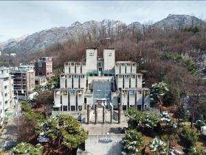 Nespecifikovaný výhled na hory nebo výhled na hory při pohledu z apartmánu