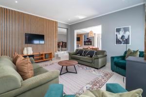 Posezení v ubytování Luxury Family Villa - Big Bay - Blaauwberg Beach