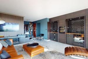 Kuchyň nebo kuchyňský kout v ubytování Apartment T2 Golfe Juan PANORAMIC SEA VIEW