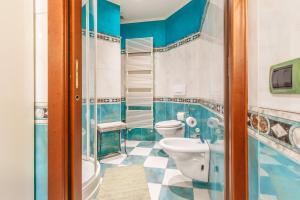 Ένα μπάνιο στο A due passi dal Castello +22 φωτογραφίες