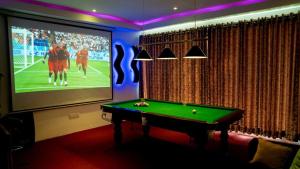 Biliár nebo kulečník v ubytování The Rosedale Grand Resort