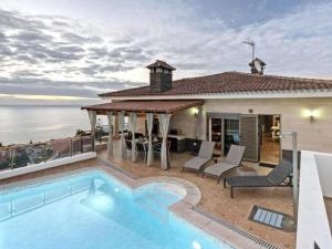 Hồ bơi trong/gần Karat Villa Horizonte