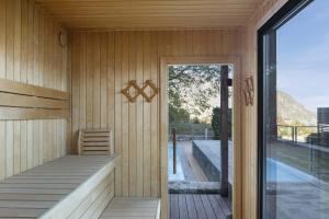 Πισίνα στο ή κοντά στο Luxury Penthouse Lake View Pool Terrasse Sauna