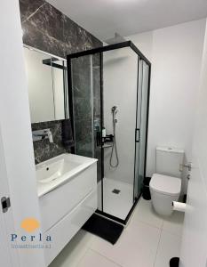 Ένα μπάνιο στο Stunning 2- Bed Flat in San Miguel +17 φωτογραφίες