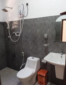 Koupelna v ubytování Garomzangi