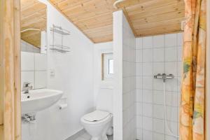 Ένα μπάνιο στο TV1311-Bindslev-Ostervej-40 +33 φωτογραφίες