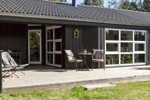 Το κτήριο όπου στεγάζεται  η παραθεριστική κατοικία