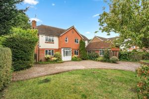 Zahrada ubytování Free secure parking - Substantial Detached 5Bedroom House - Hosted by StaySejour