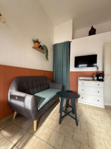 O bucătărie sau chicinetă la Studio cosy avec mezzanine et parking proche centre
