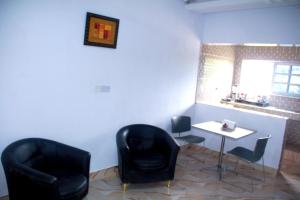 Η κουζίνα ή μικρή κουζίνα στο Karima City - Spacious Comfort Stay